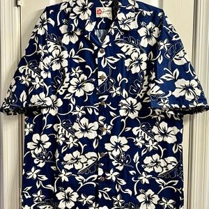 Large Hilo Hattie Hawaiian Floral Mens Button Up Shirt